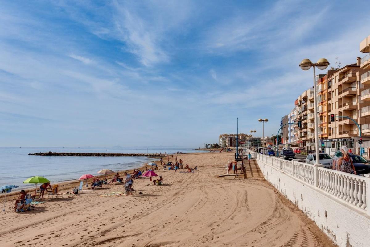 Nice Apartment With Terrace On The Los Locos Beach Torrevieja Exterior foto
